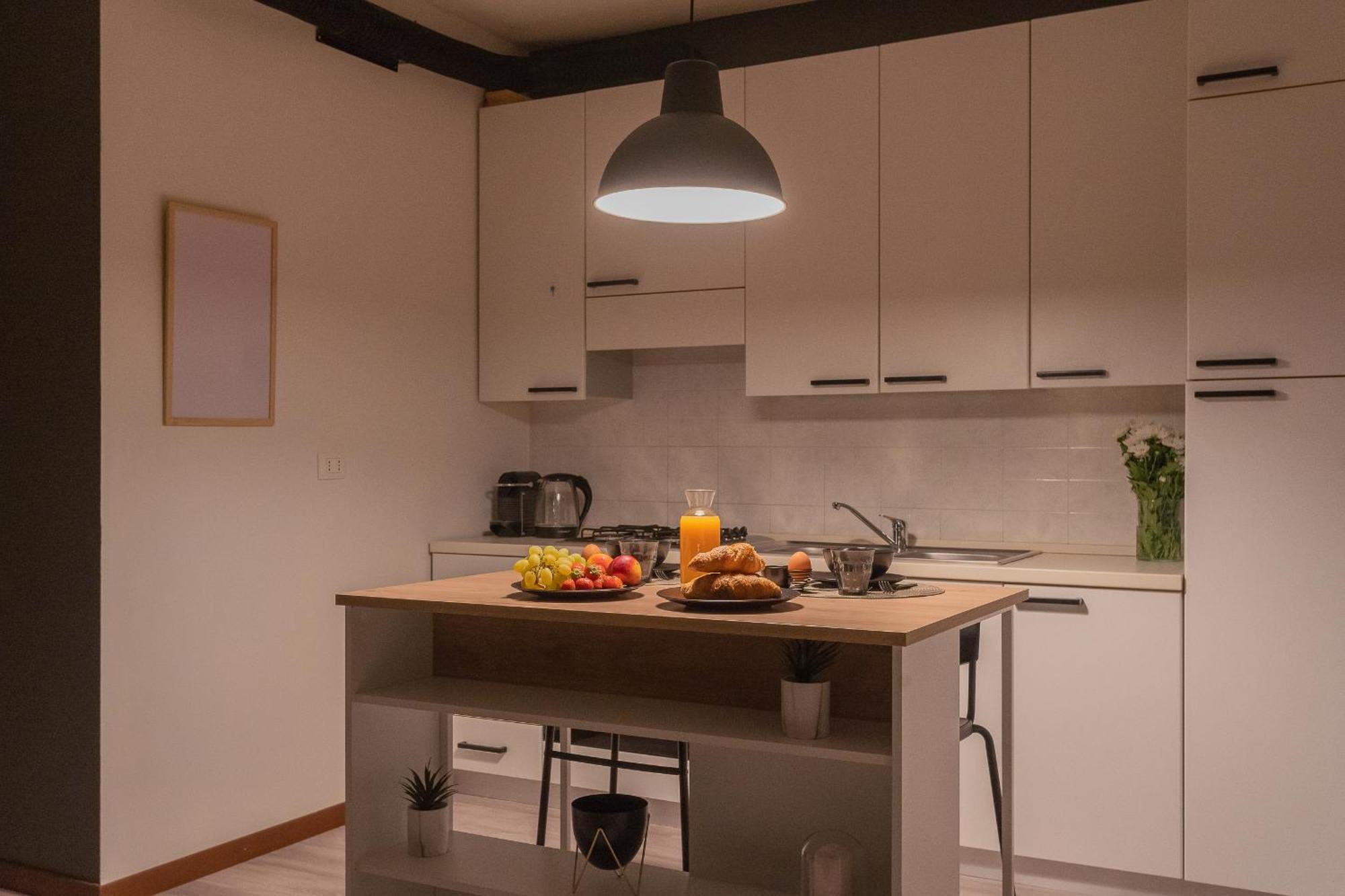 Black Loft Como By Rent All Como Exteriér fotografie