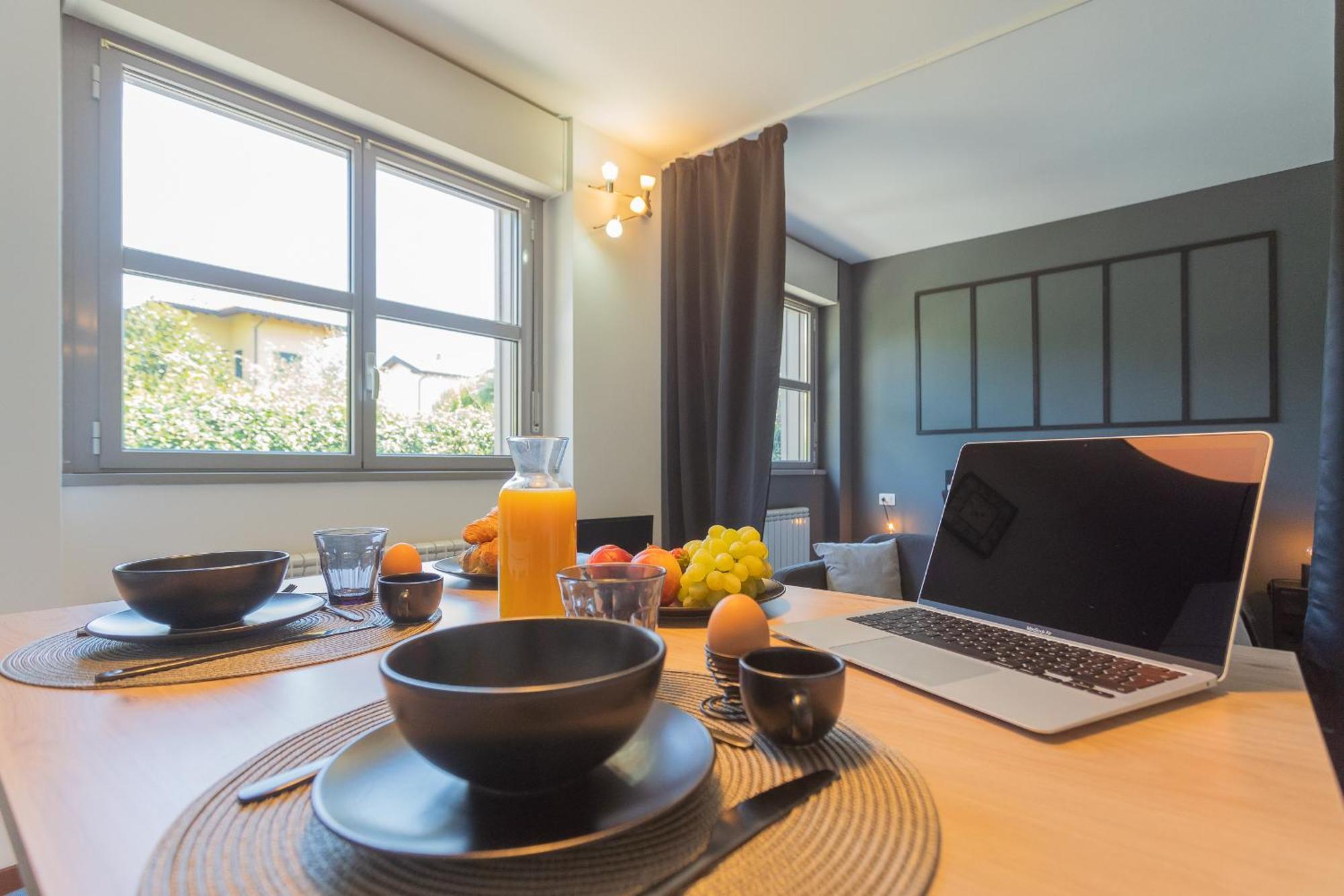 Black Loft Como By Rent All Como Exteriér fotografie